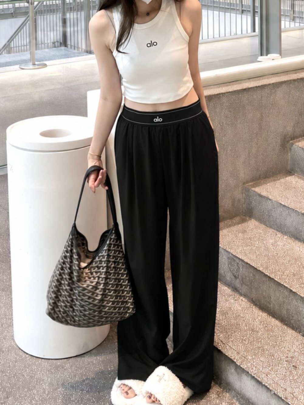Alo Yoga XS Black Casual Trouser😘Regular 30-inch Clean girl Versatile💓NWT - Picture 2 of 7